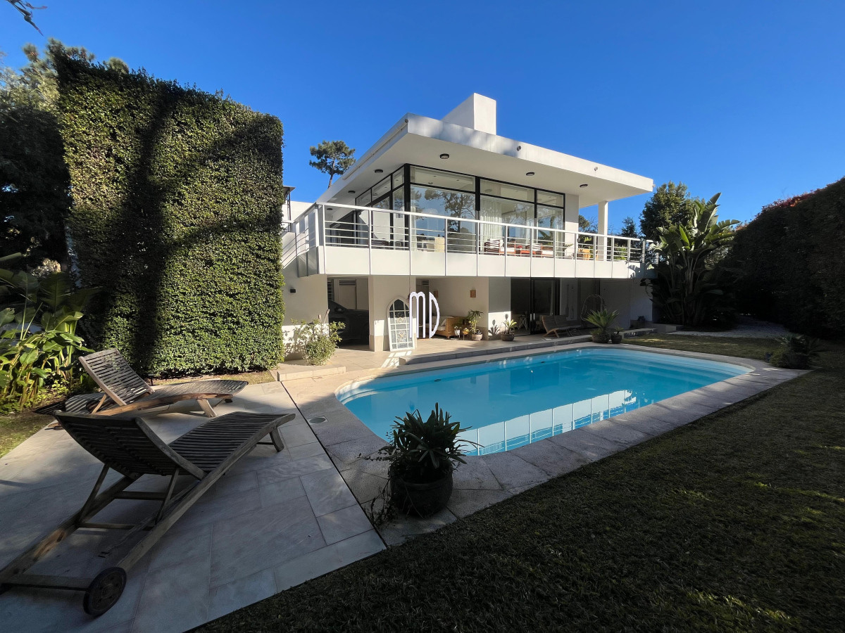 Casa ID.8319 - Espectacular casa en venta- Confort, amplitud y ubicación privilegiada