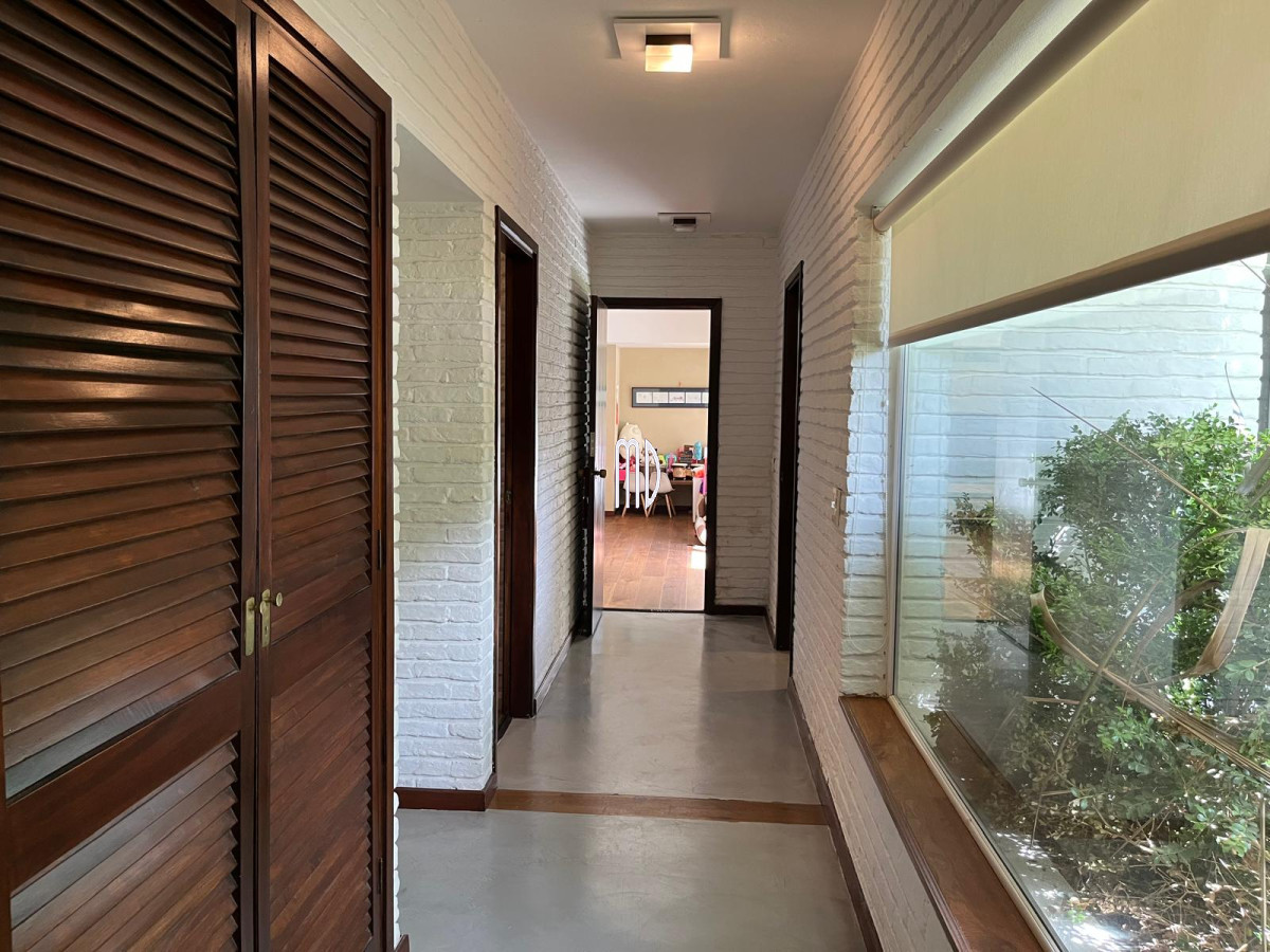 Casa ID.8191 - Hermosa Casa en Venta – Espaciosa, Luminosa y con Jardín con Piscina. REF:8191