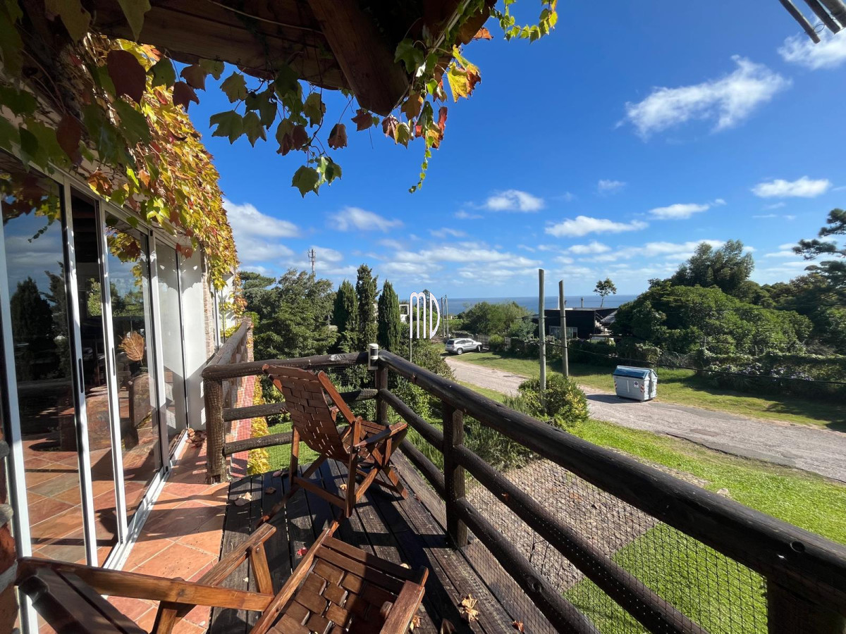 Casa ID.8192 - Exclusiva Casa en Venta en Punta Ballena con Vista Panorámica al Mar Ref. 8192