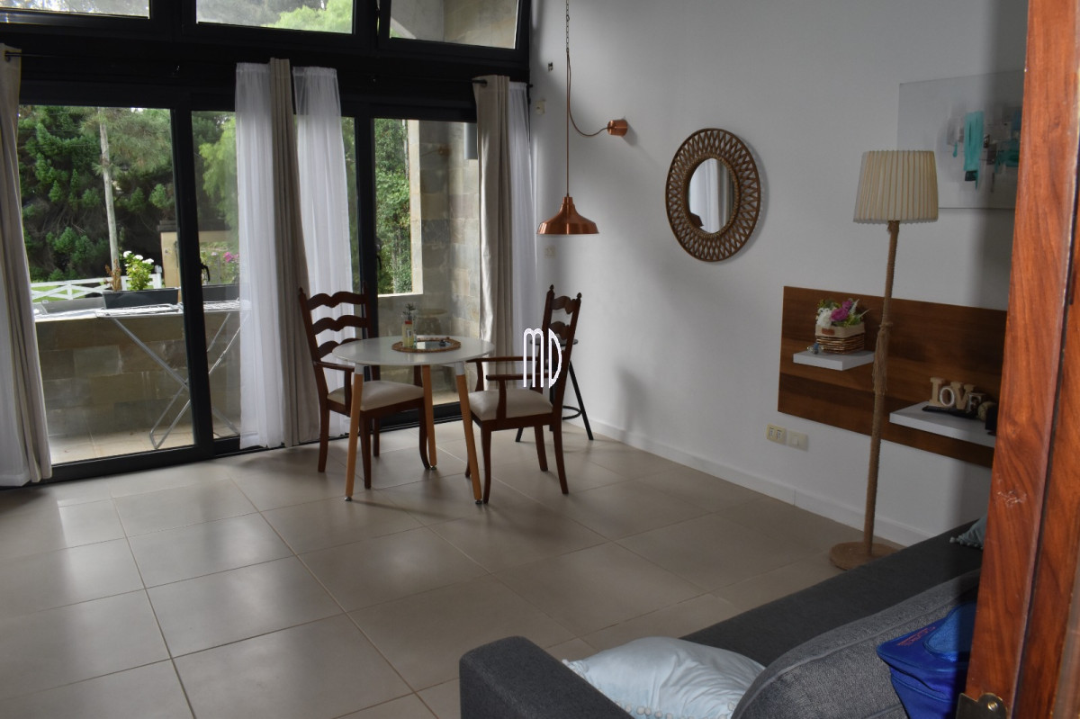 Casa ID.9024 - Moderna residencia con piscina climatizada y apartamento independiente. REF(9024)