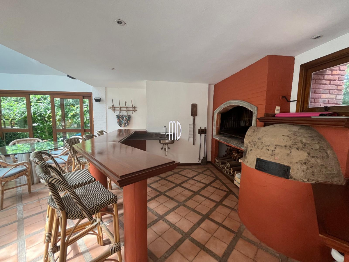 Casa ID.8190 - Espectacular Casa en Venta – Ubicación Exclusiva a Metros del Mar 