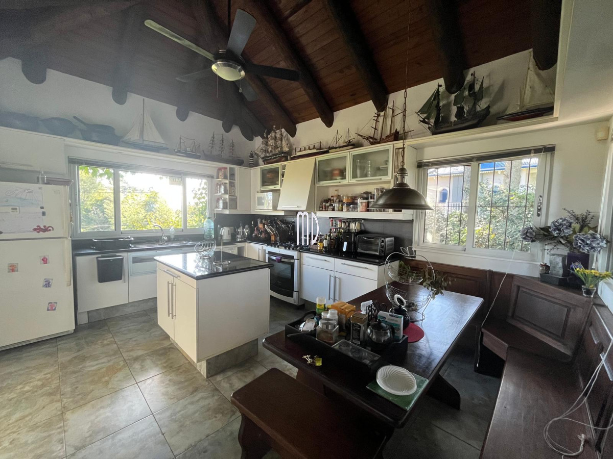 Casa ID.8192 - Exclusiva Casa en Venta en Punta Ballena con Vista Panorámica al Mar Ref. 8192