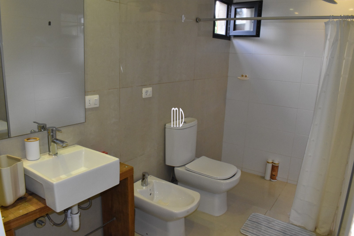 Casa ID.9024 - Moderna residencia con piscina climatizada y apartamento independiente. REF(9024)