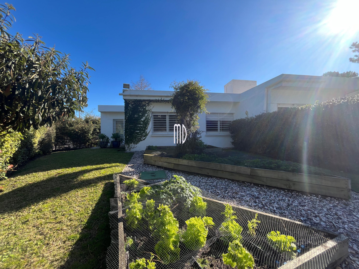 Casa ID.8319 - Espectacular casa en venta- Confort, amplitud y ubicación privilegiada