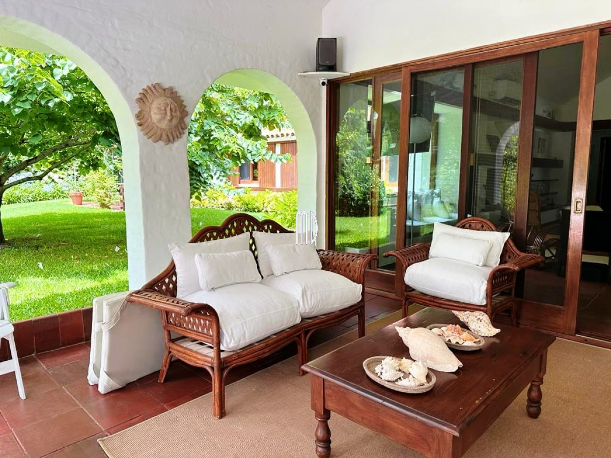 Casa ID.7836 - Espectacular casa en parada 20 de la Brava 
