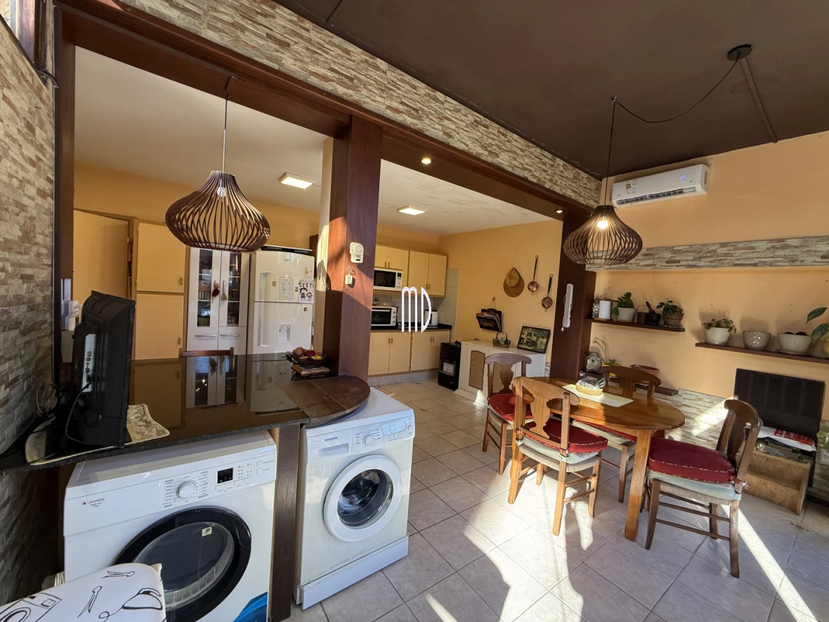 Casa ID.9309 - Excelente Casa en La Mansa a solo 700mts del mar Ref:9309