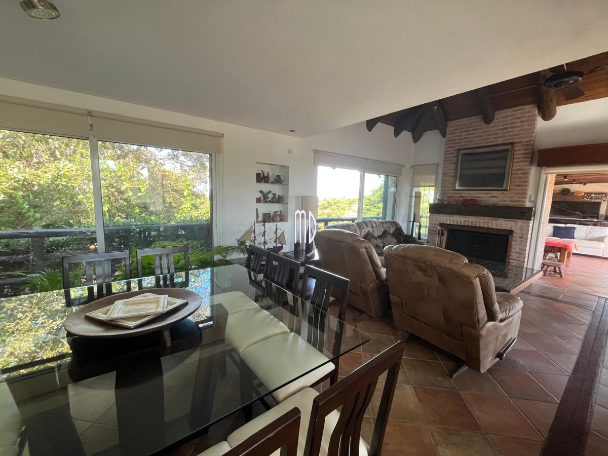 Casa ID.8192 - Exclusiva Casa en Venta en Punta Ballena con Vista Panorámica al Mar Ref. 8192