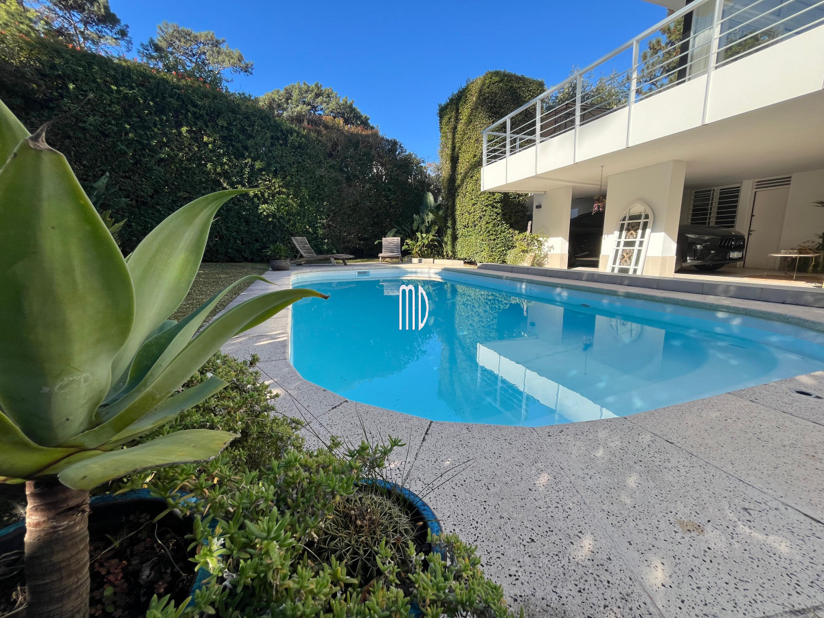 Casa ID.8319 - Espectacular casa en venta- Confort, amplitud y ubicación privilegiada