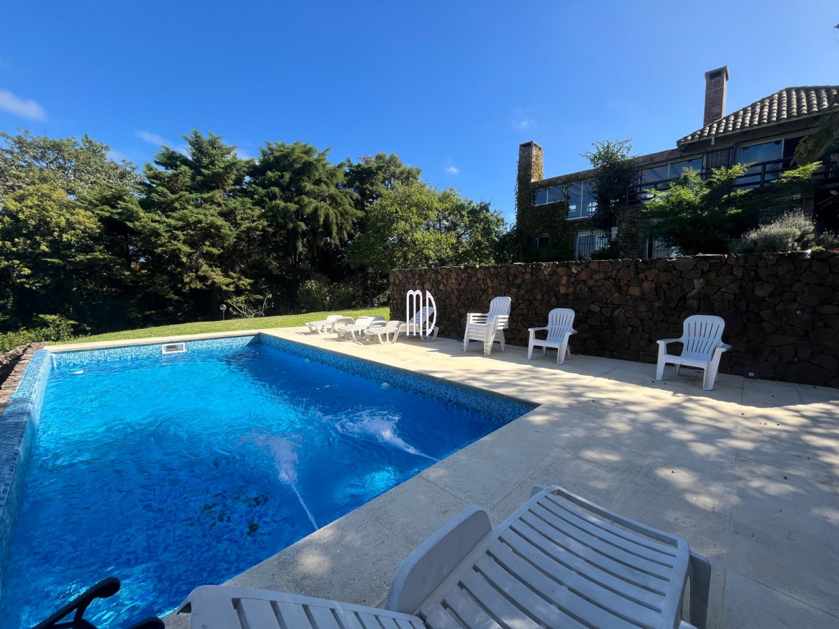 Casa ID.8192 - Exclusiva Casa en Venta en Punta Ballena con Vista Panorámica al Mar Ref. 8192