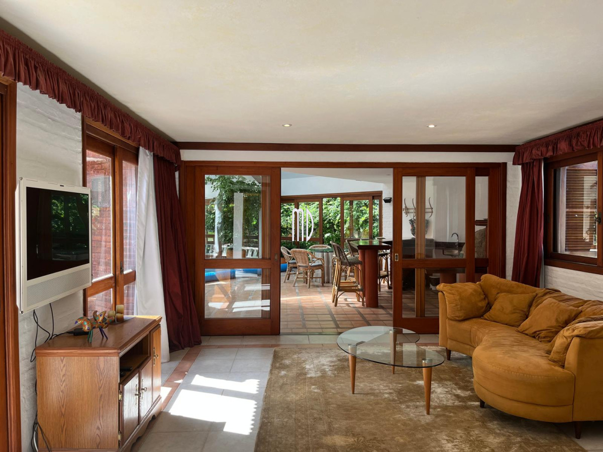 Casa ID.8190 - Espectacular Casa en Venta – Ubicación Exclusiva a Metros del Mar 