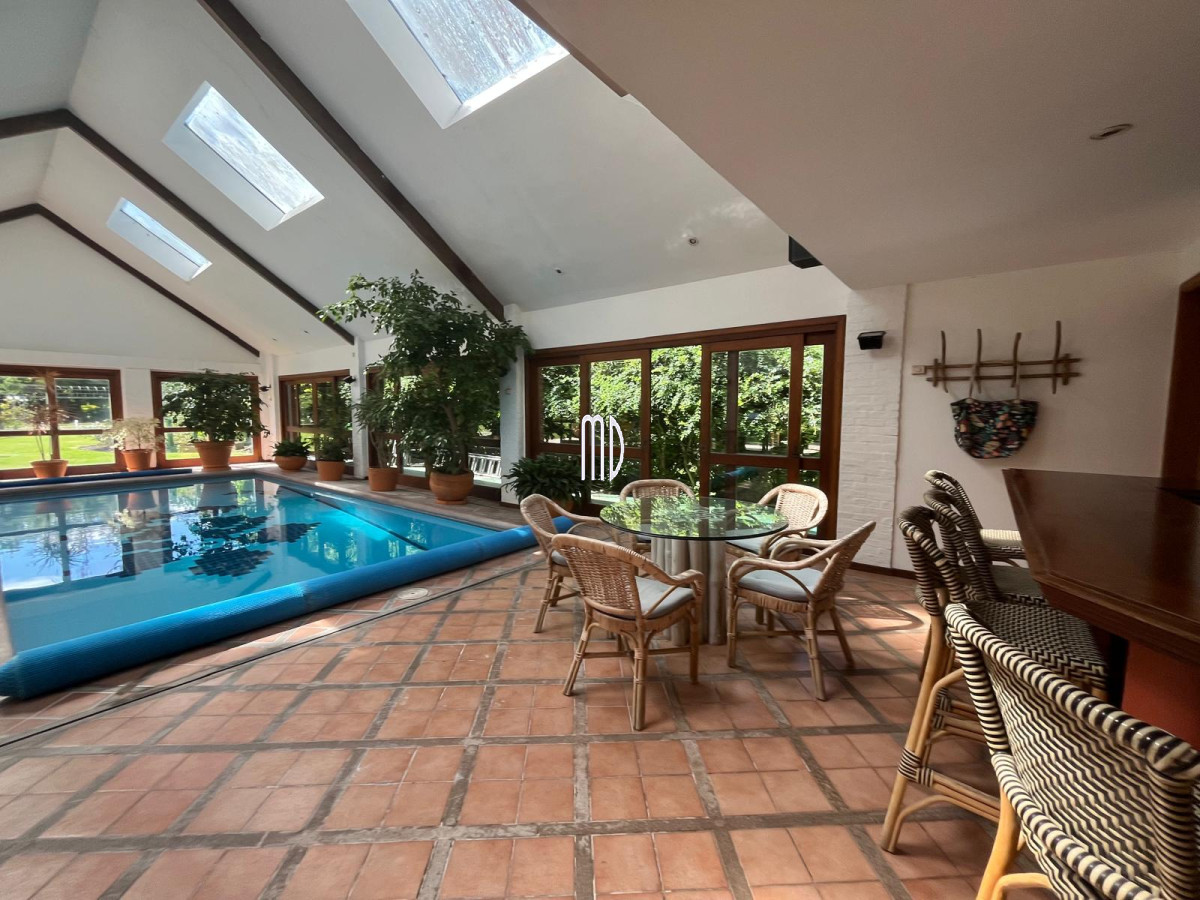 Casa ID.8190 - Espectacular Casa en Venta – Ubicación Exclusiva a Metros del Mar 