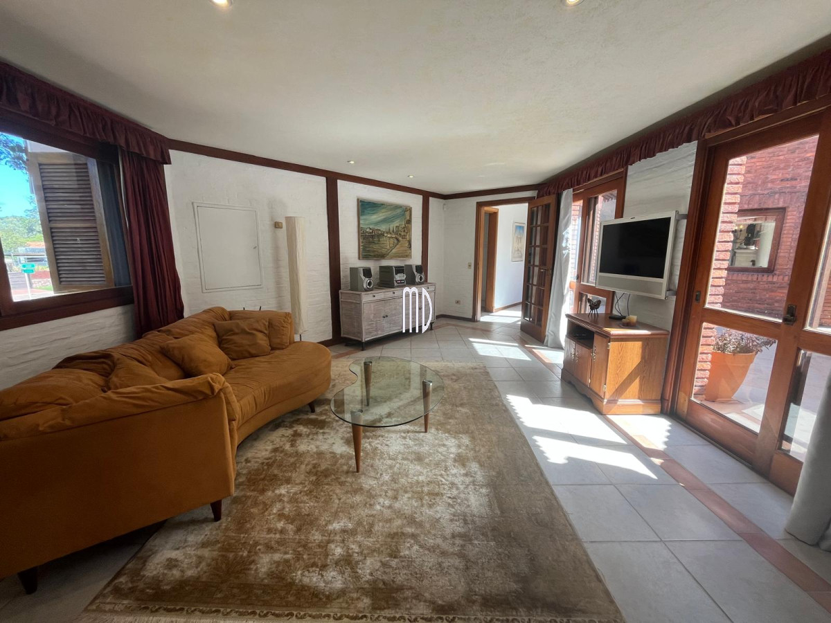 Casa ID.8190 - Espectacular Casa en Venta – Ubicación Exclusiva a Metros del Mar 