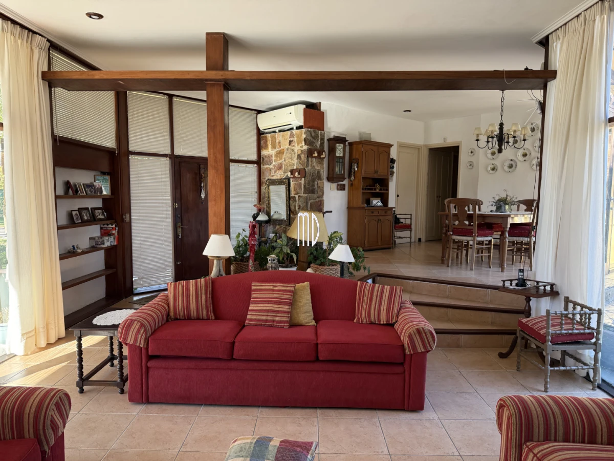Casa ID.9309 - Excelente Casa en La Mansa a solo 700mts del mar Ref:9309