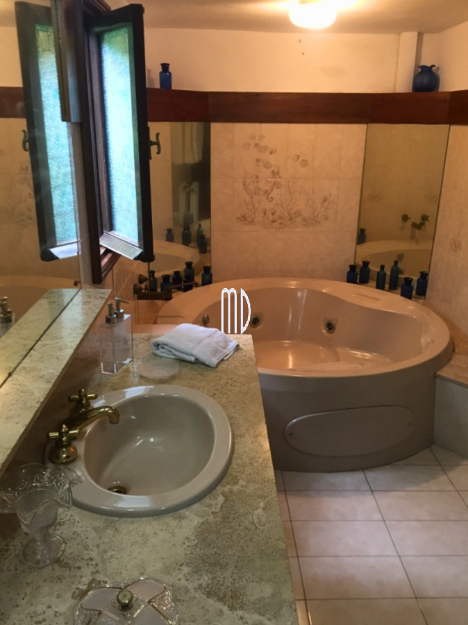 Casa ID.6134 - Espectacular propiedad en Playa Mansa a metros del Mar