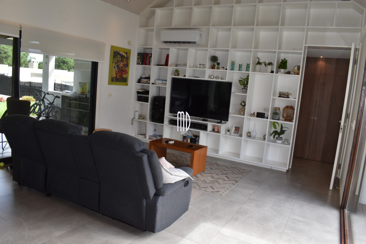 Casa ID.9024 - Moderna residencia con piscina climatizada y apartamento independiente. REF(9024)