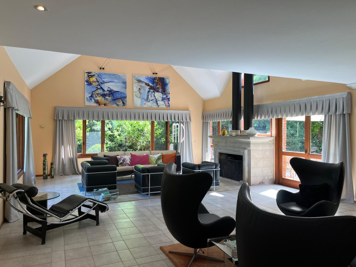 Casa ID.8190 - Espectacular Casa en Venta – Ubicación Exclusiva a Metros del Mar 