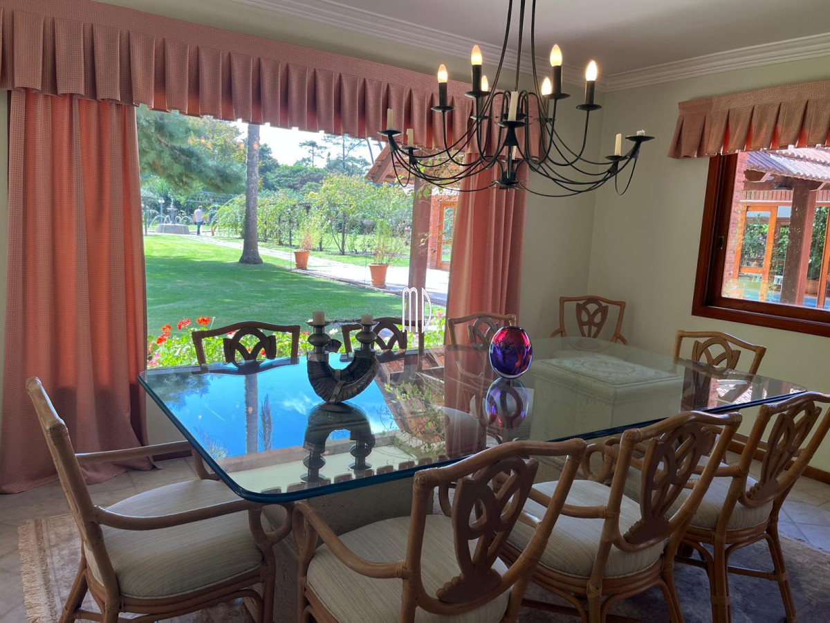 Casa ID.8190 - Espectacular Casa en Venta – Ubicación Exclusiva a Metros del Mar 