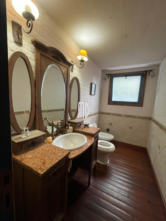 Casa ID.9172 - Casa en venta de 5 dormitorios en Mansa REF:9172