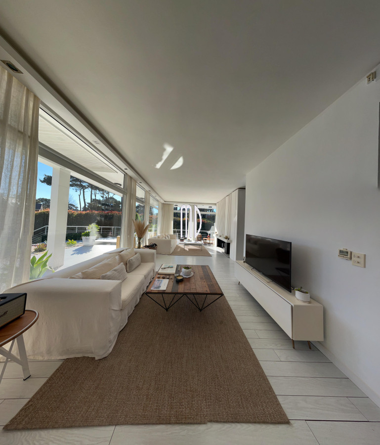 Casa ID.8319 - Espectacular casa en venta- Confort, amplitud y ubicación privilegiada