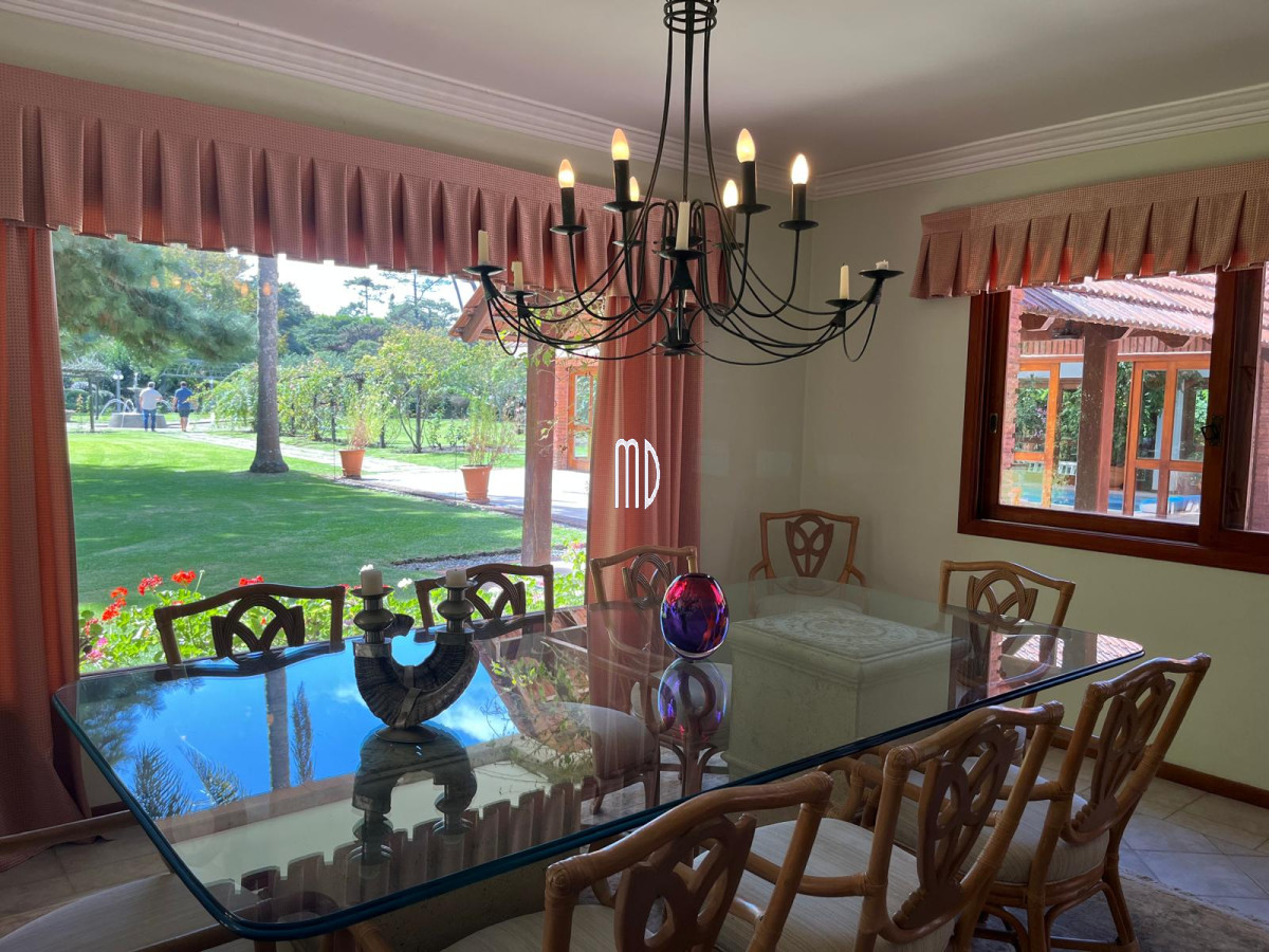 Casa ID.8190 - Espectacular Casa en Venta – Ubicación Exclusiva a Metros del Mar 