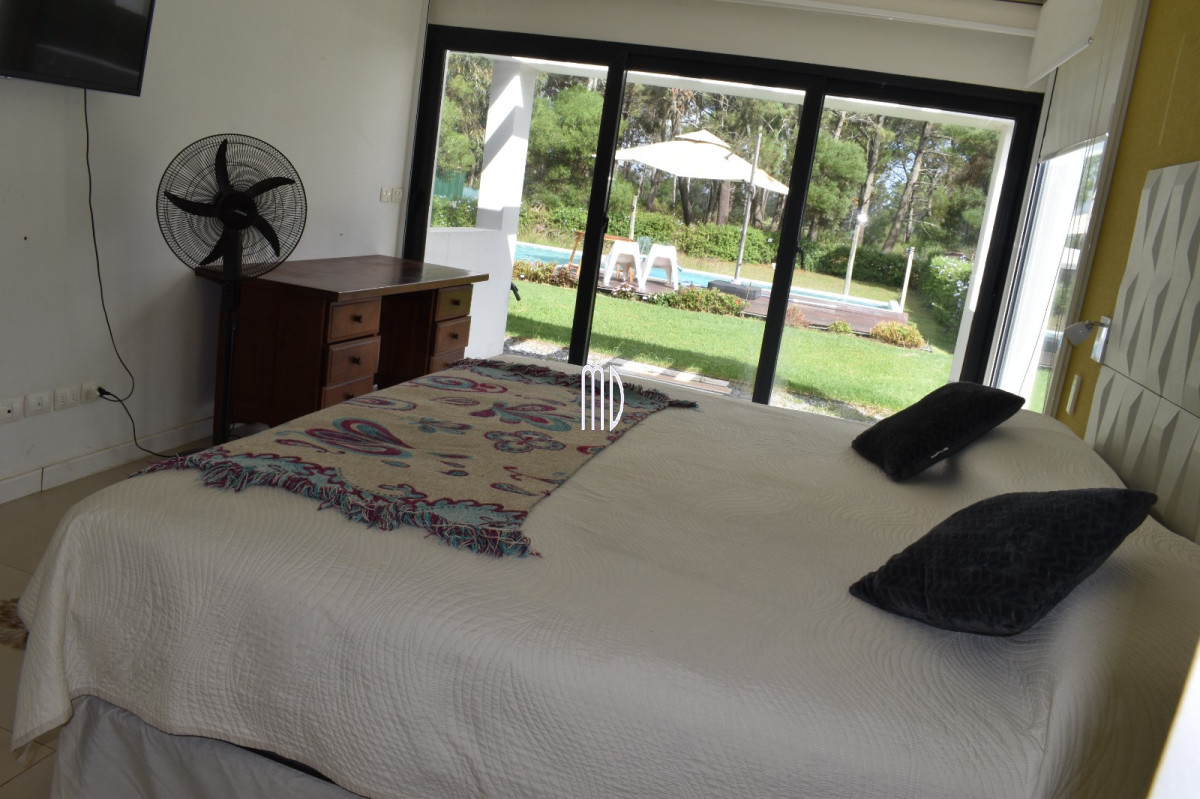 Casa ID.9024 - Moderna residencia con piscina climatizada y apartamento independiente. REF(9024)