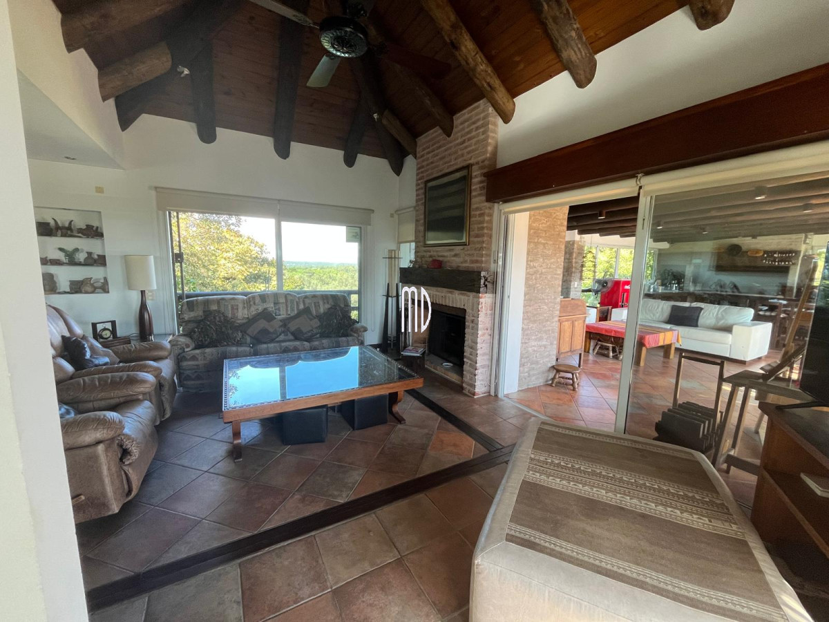 Casa ID.8192 - Exclusiva Casa en Venta en Punta Ballena con Vista Panorámica al Mar Ref. 8192