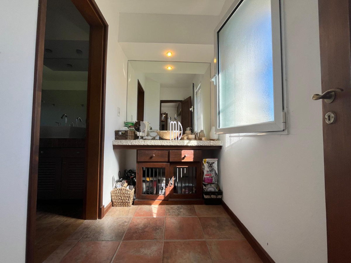 Casa ID.8192 - Exclusiva Casa en Venta en Punta Ballena con Vista Panorámica al Mar Ref. 8192