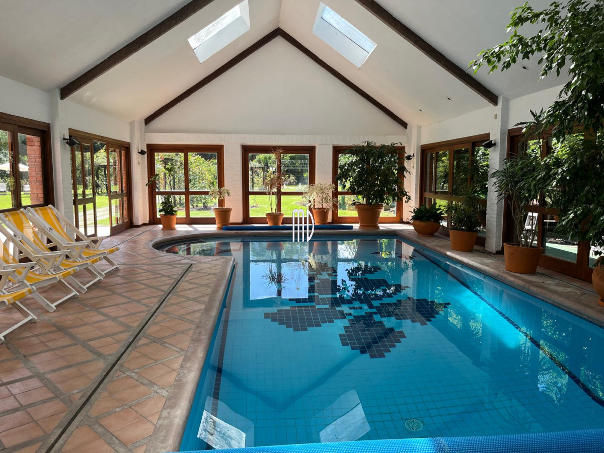 Casa ID.8190 - Espectacular Casa en Venta – Ubicación Exclusiva a Metros del Mar 