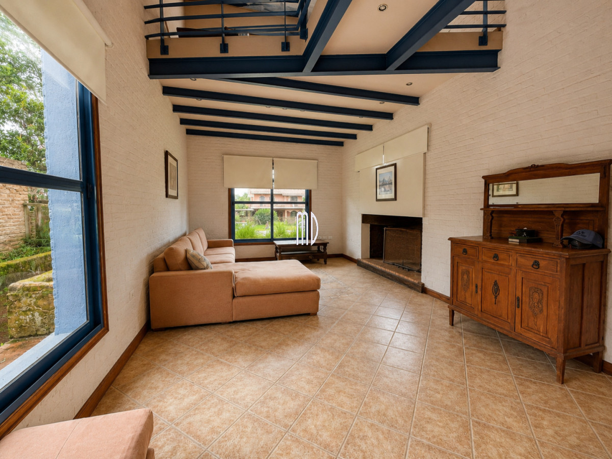 Casa ID.9172 - Casa en venta de 5 dormitorios en Mansa REF:9172