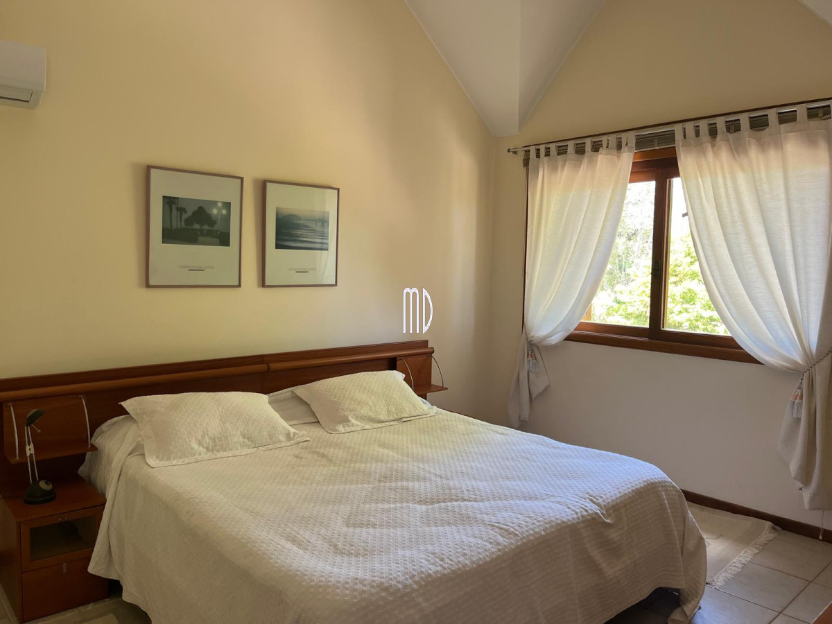 Casa ID.8190 - Espectacular Casa en Venta – Ubicación Exclusiva a Metros del Mar 
