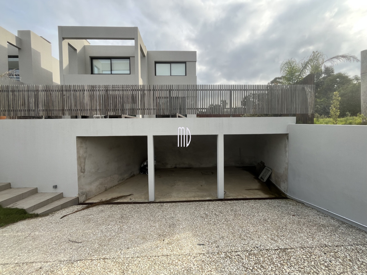 Casa ID.9399 - Encantadora casa en Ecos La Barra - Ideal para vivir o invertir
