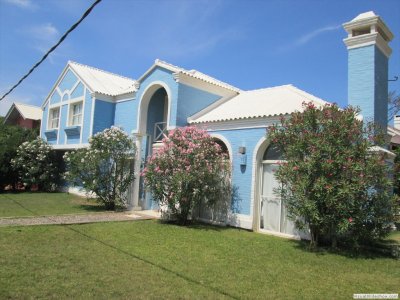 Casa en Montoya, 4 dormitorios *Ref: 5461