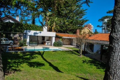 Casa con Gran Parque con Piscina Climatizada y Parrillero