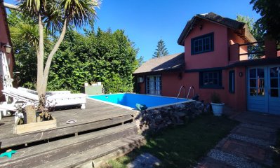 Hermosa casa con piscina y parrillero.Ref: 5671