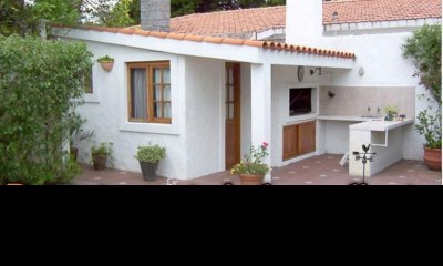 Hermosa casa a media cuadra de la playa.Ref : 6226