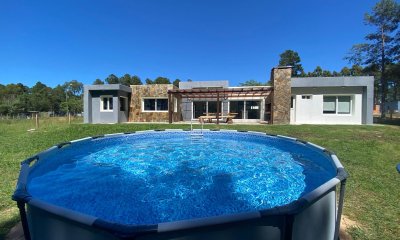 Encantadora Casa de Tres Dormitorios en Chacra del Pinar: Un Refugio Tranquilo y Elegante REF:7489