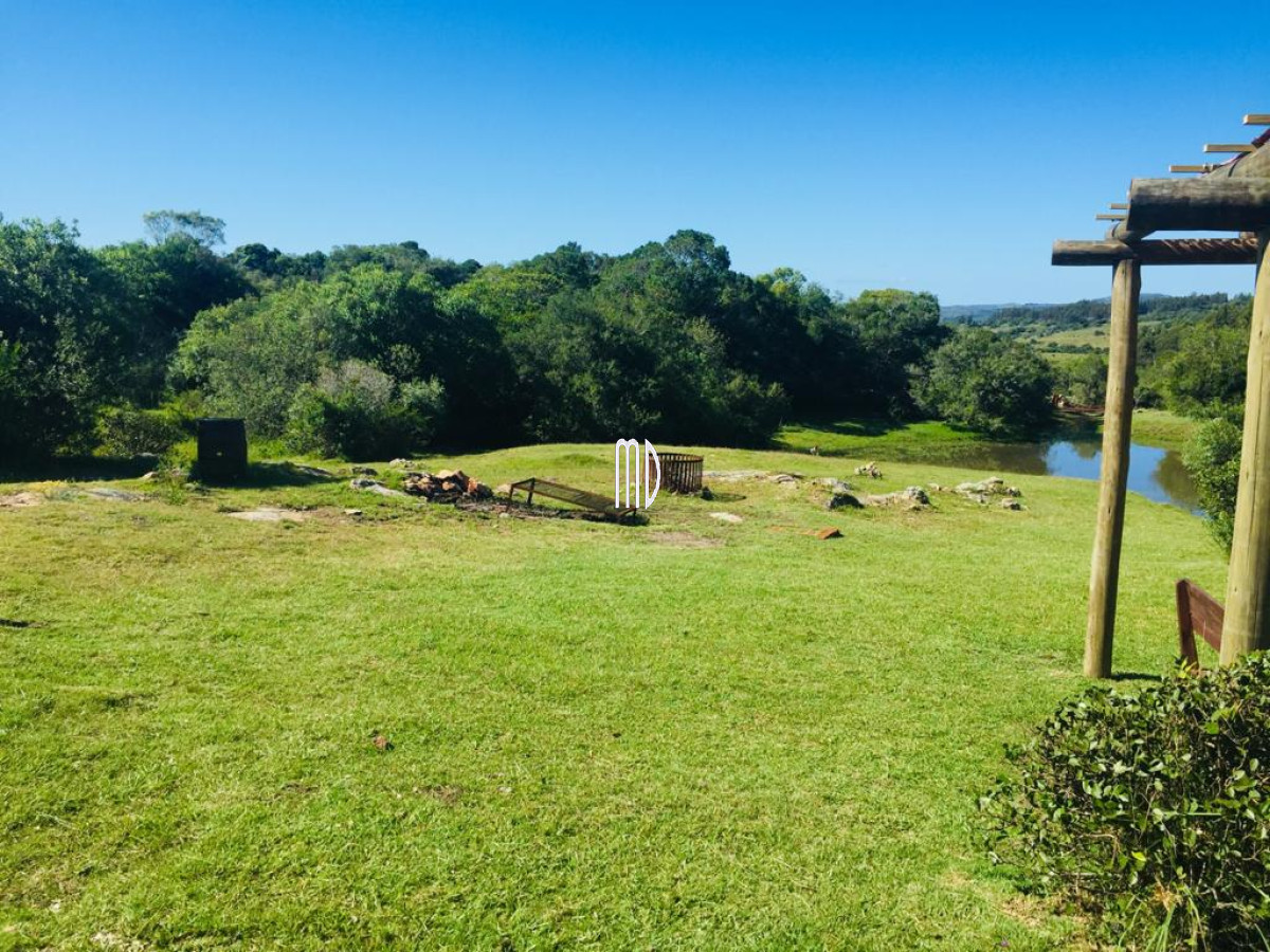 Chacra ID.6457 - Espectacular estancia turística en Pueblo Edén 