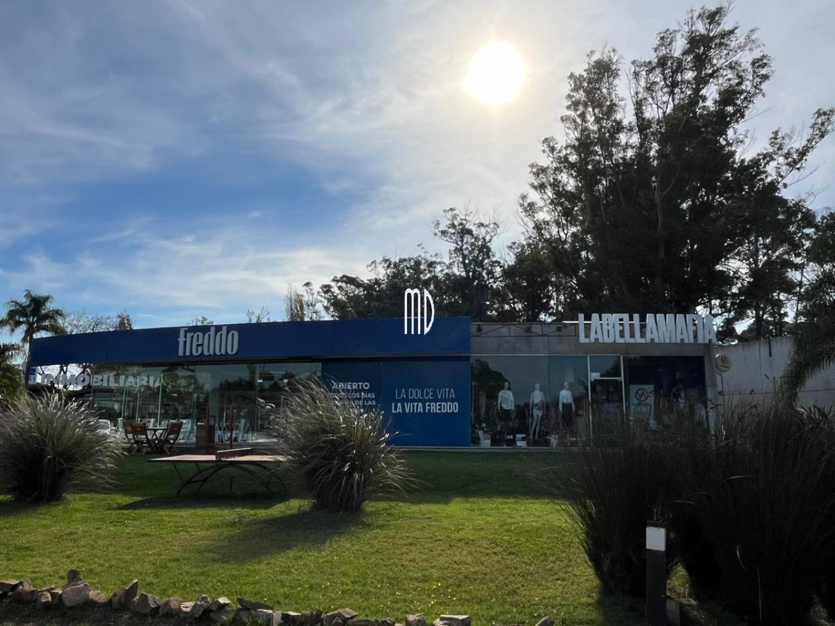 Local Comercial ID.8302 - Local Comercial en Punto Estratégico de Punta Ballena