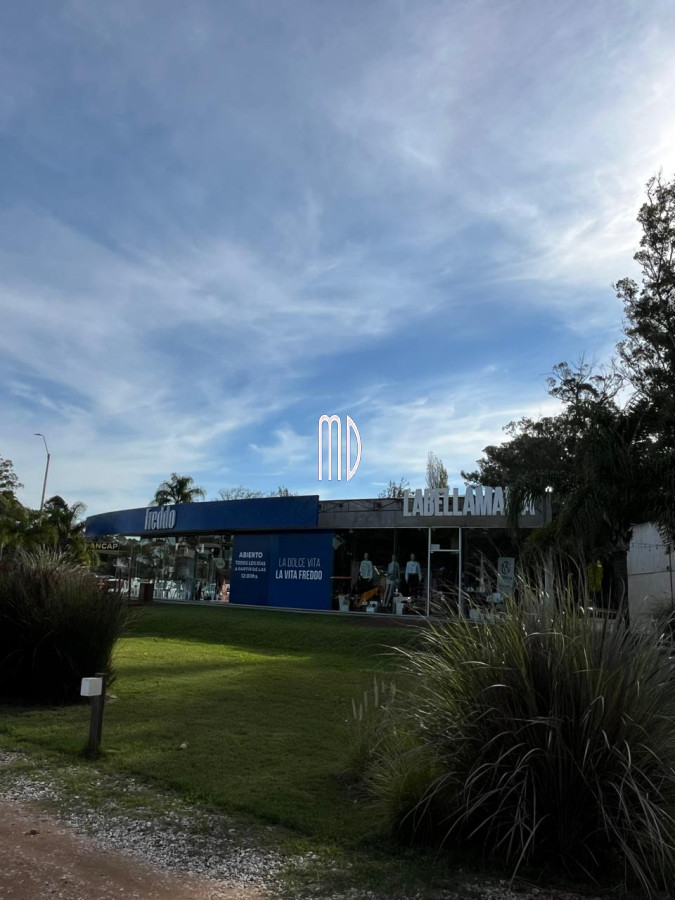 Local Comercial ID.8302 - Local Comercial en Punto Estratégico de Punta Ballena