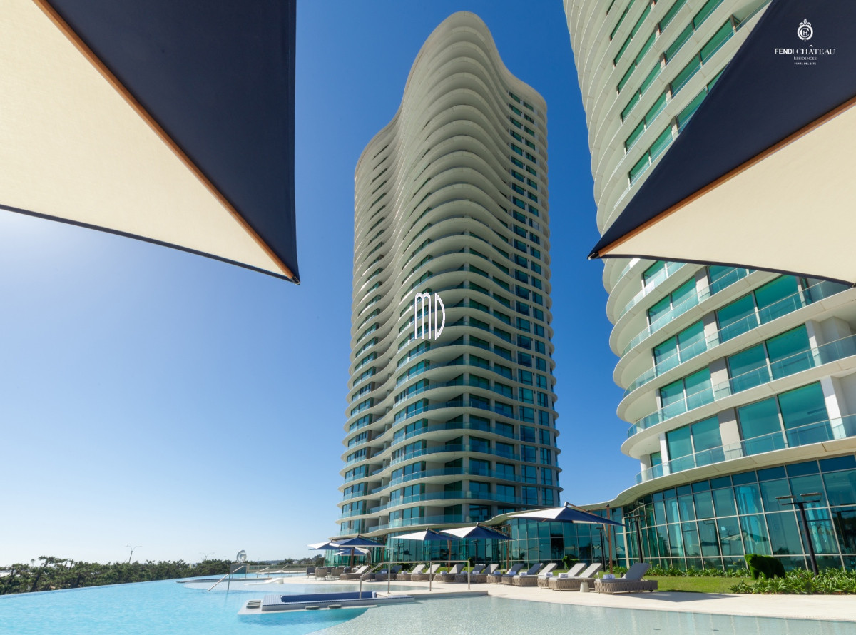 Apartamento ID.9097 - Apartamento de categoría en primera línea sobre Playa Mansa - Punta del Este REF.