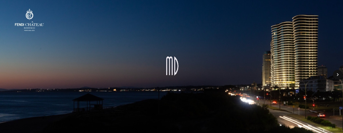 Apartamento ID.9097 - Apartamento de categoría en primera línea sobre Playa Mansa - Punta del Este REF.