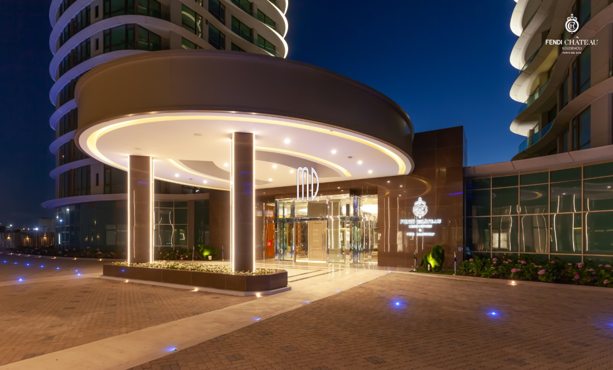 Apartamento ID.9097 - Apartamento de categoría en primera línea sobre Playa Mansa - Punta del Este REF.