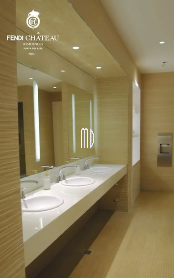 Apartamento ID.9097 - Apartamento de categoría en primera línea sobre Playa Mansa - Punta del Este REF.