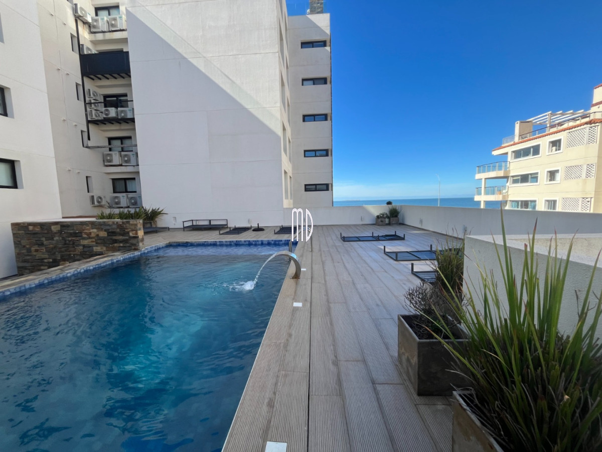 Apartamento ID.9150 - Penthouse frente al mar con terraza exclusiva, jacuzzi y vista única en Península 🌊