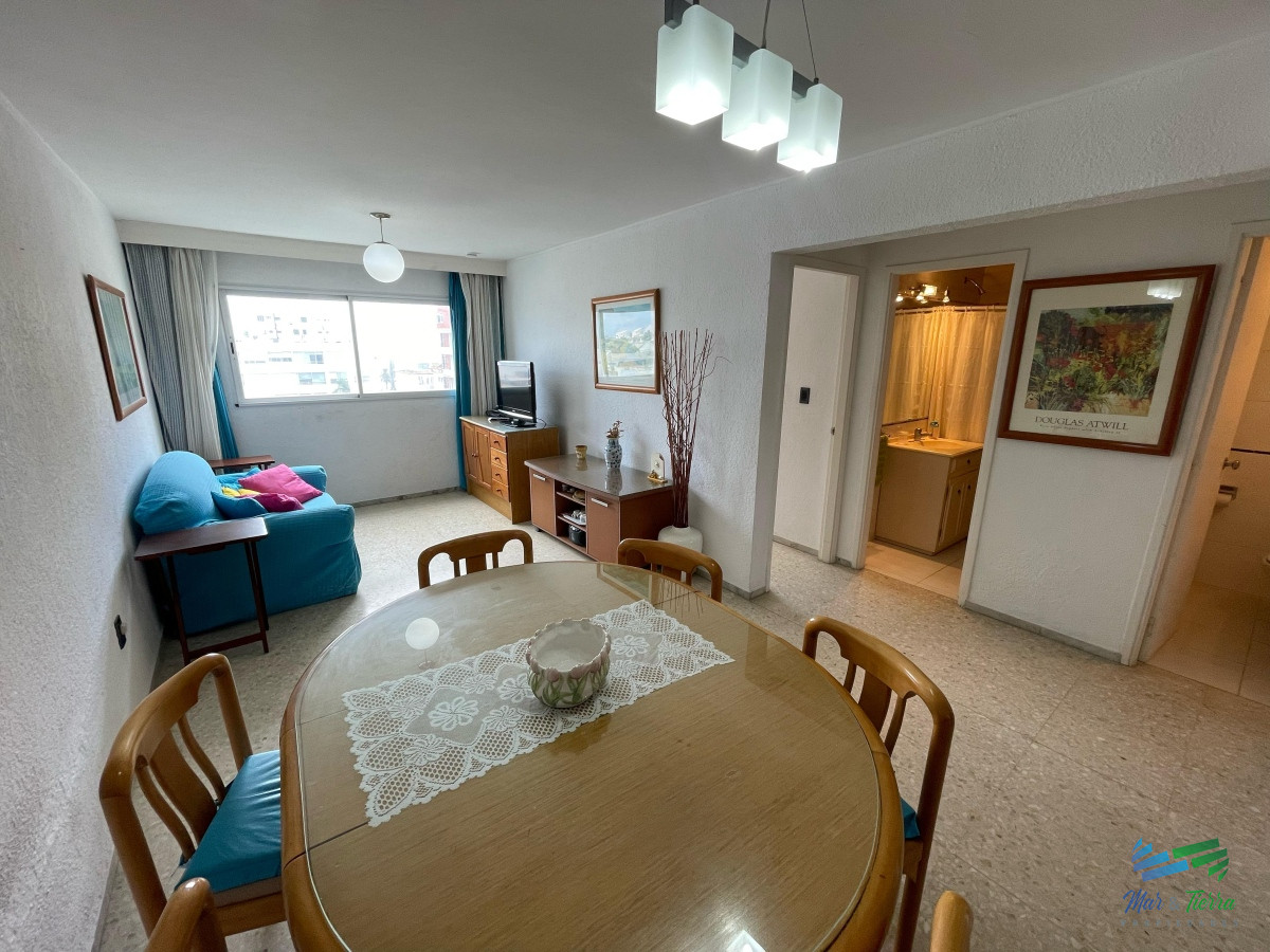 Apartamento ID.3633 - Vendo apartamento de 2 dormitorios en Peninsula, Punta del este