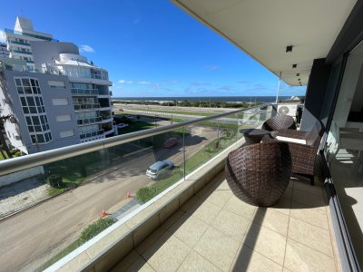 apartamento en playa brava con terraza y parrillero - Ref : EQP6524