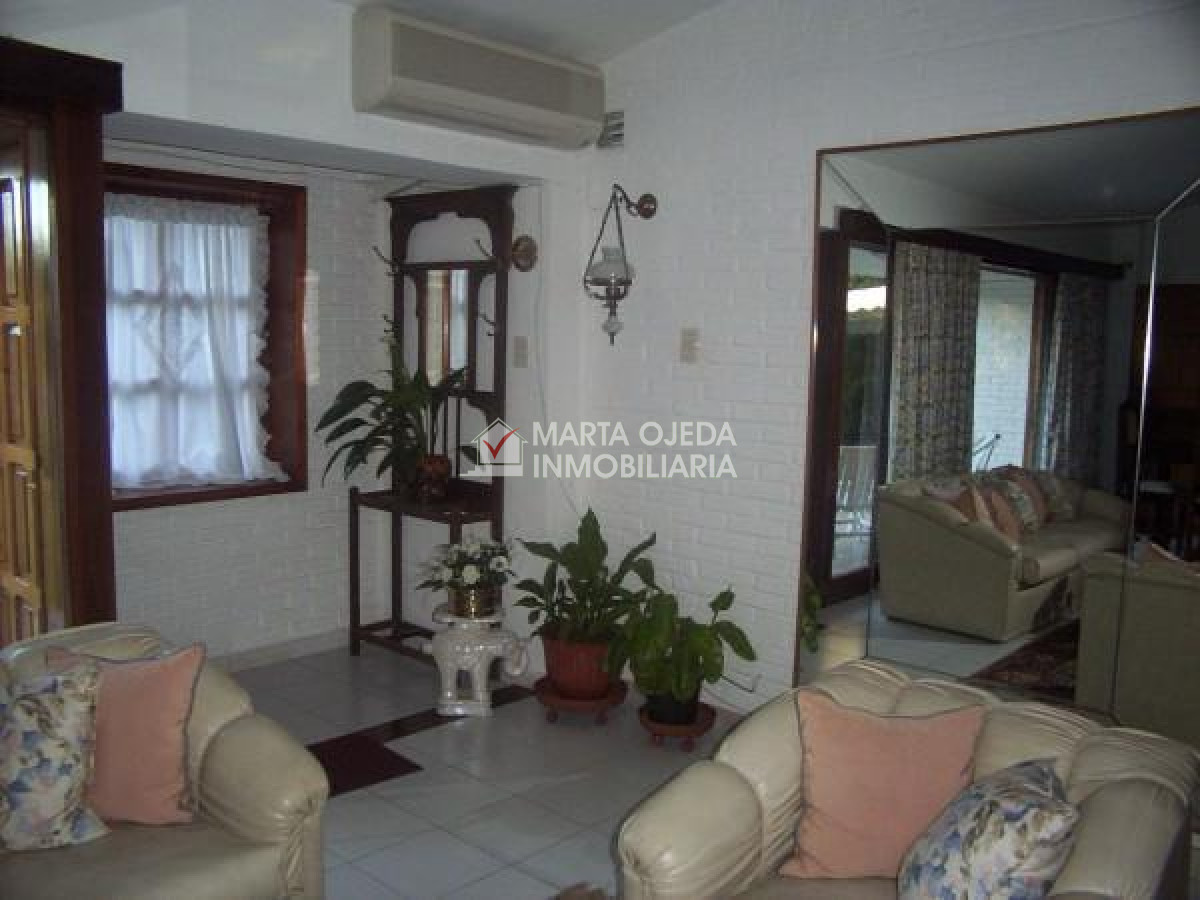 Casa ID.40751 - Casa de 4 dormitorios muy buena ubicacion