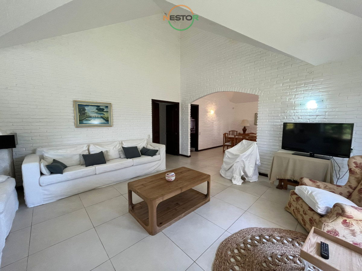 Casa ID.5162 - Casa en Roosevelt, 3 dormitorios *
