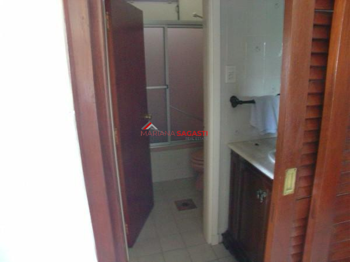 Casa ID.3963 - Casa de 4 dormitorios muy buena ubicacion