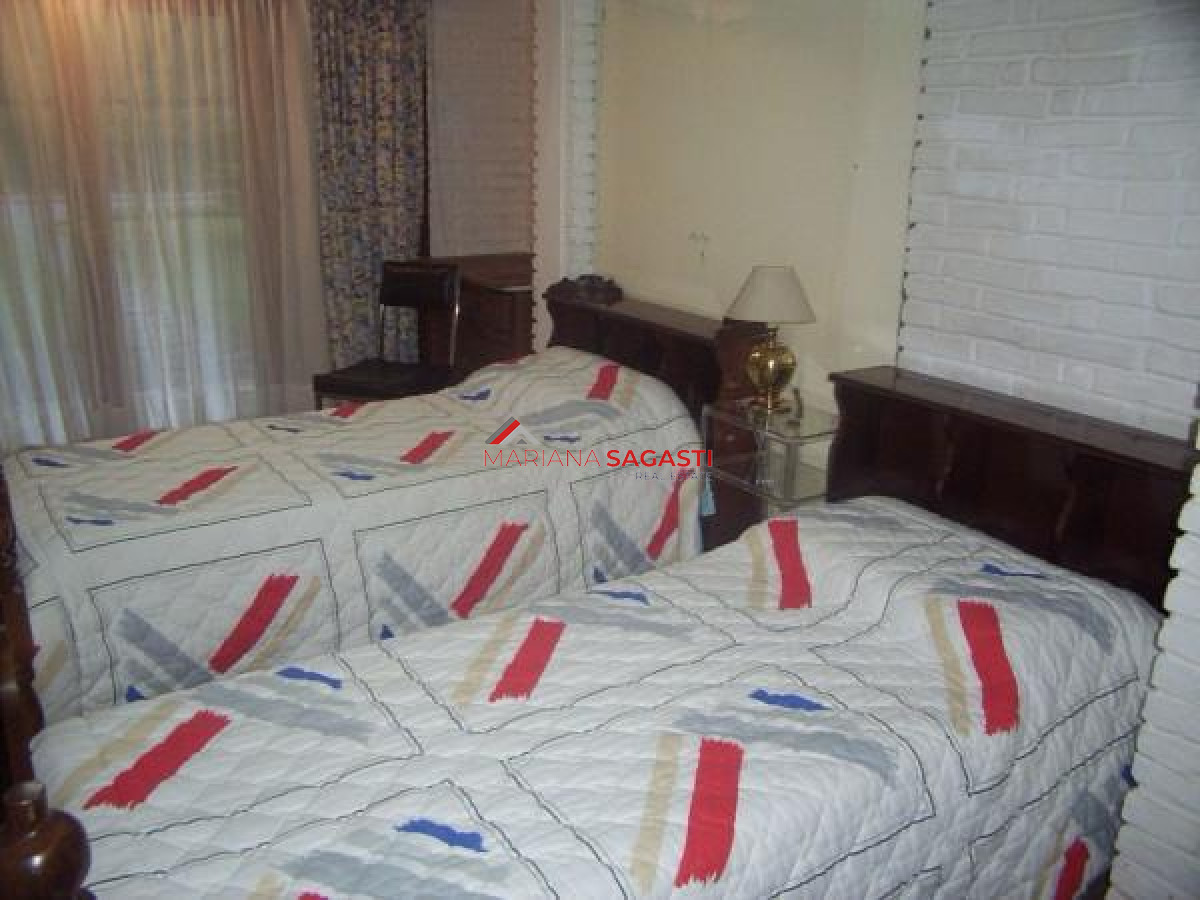 Casa ID.3963 - Casa de 4 dormitorios muy buena ubicacion